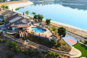 Stunning Panoramic Waterfront Pool Home Escape